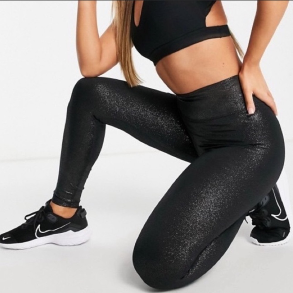 NWT Nike The Nike One Dri Fit Performance Spandex Leggings Size Large